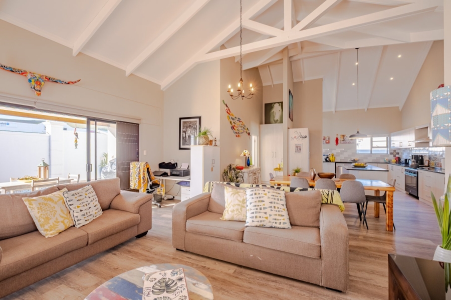 3 Bedroom Property for Sale in Sandbaai Western Cape